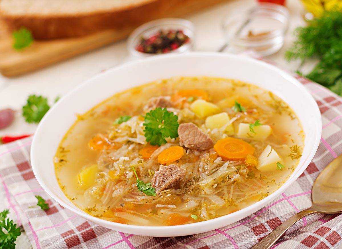 Gemüsesuppe mit Rindfleisch